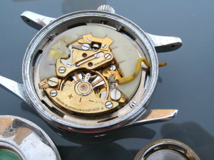 Yellow wire connected to contact wire plate.