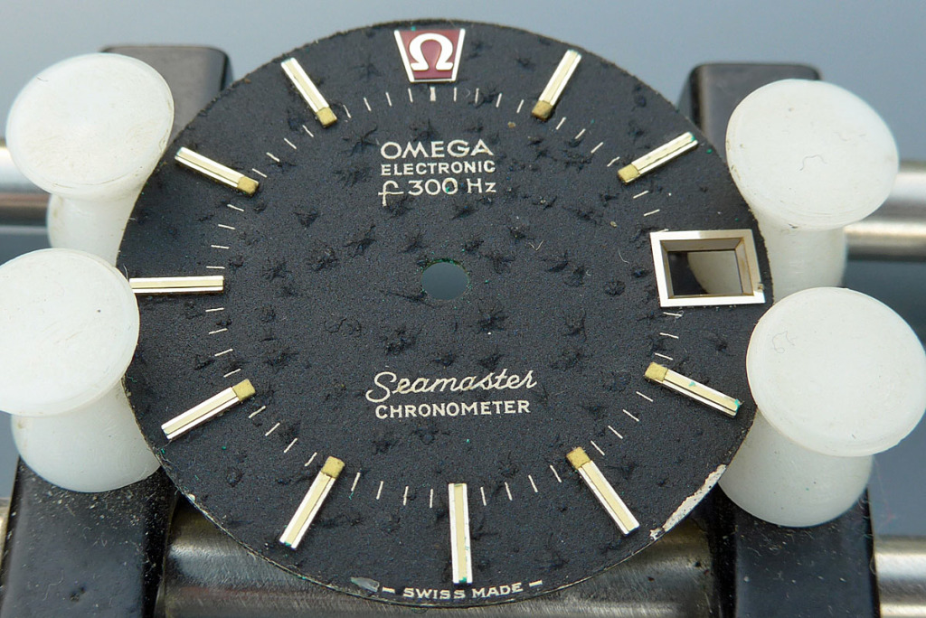 Omega f300 Seamaster Cone Black Dial Bubbling