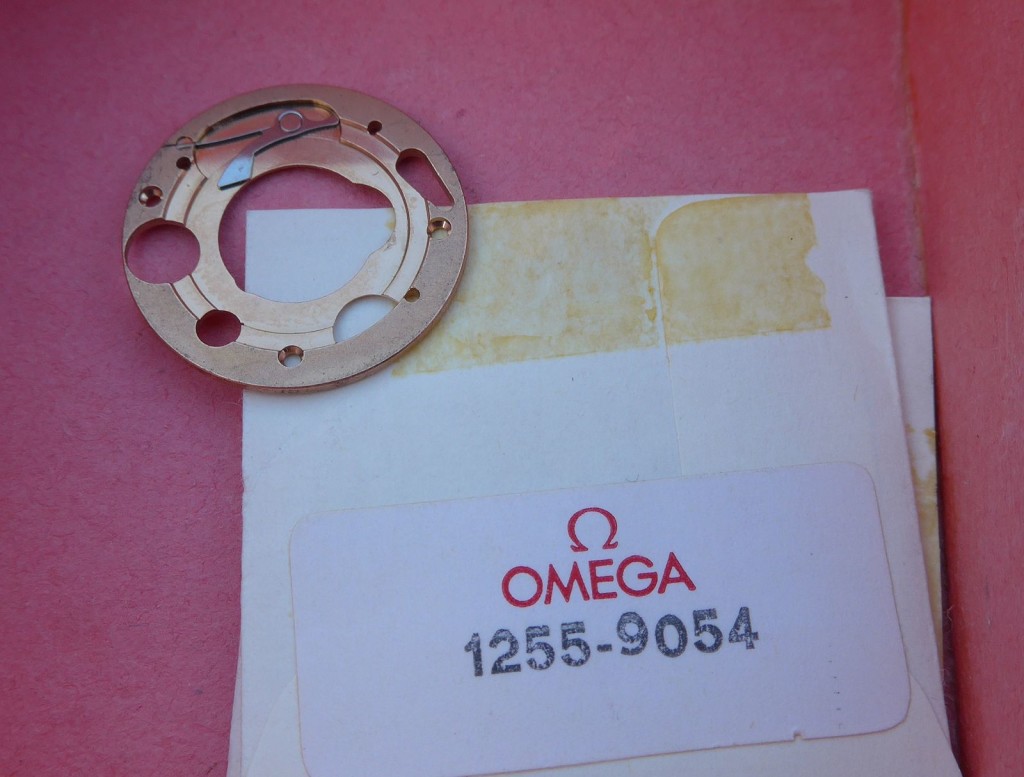 Omega 1255 9054 Date Indicator Guard